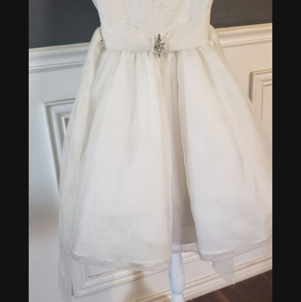 White beautiful dress for flower little girl